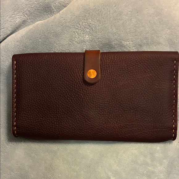 Burgundy KMM & Co Women’s Full-Grain Leather Kodiak Wallet - Picture 2 of 12